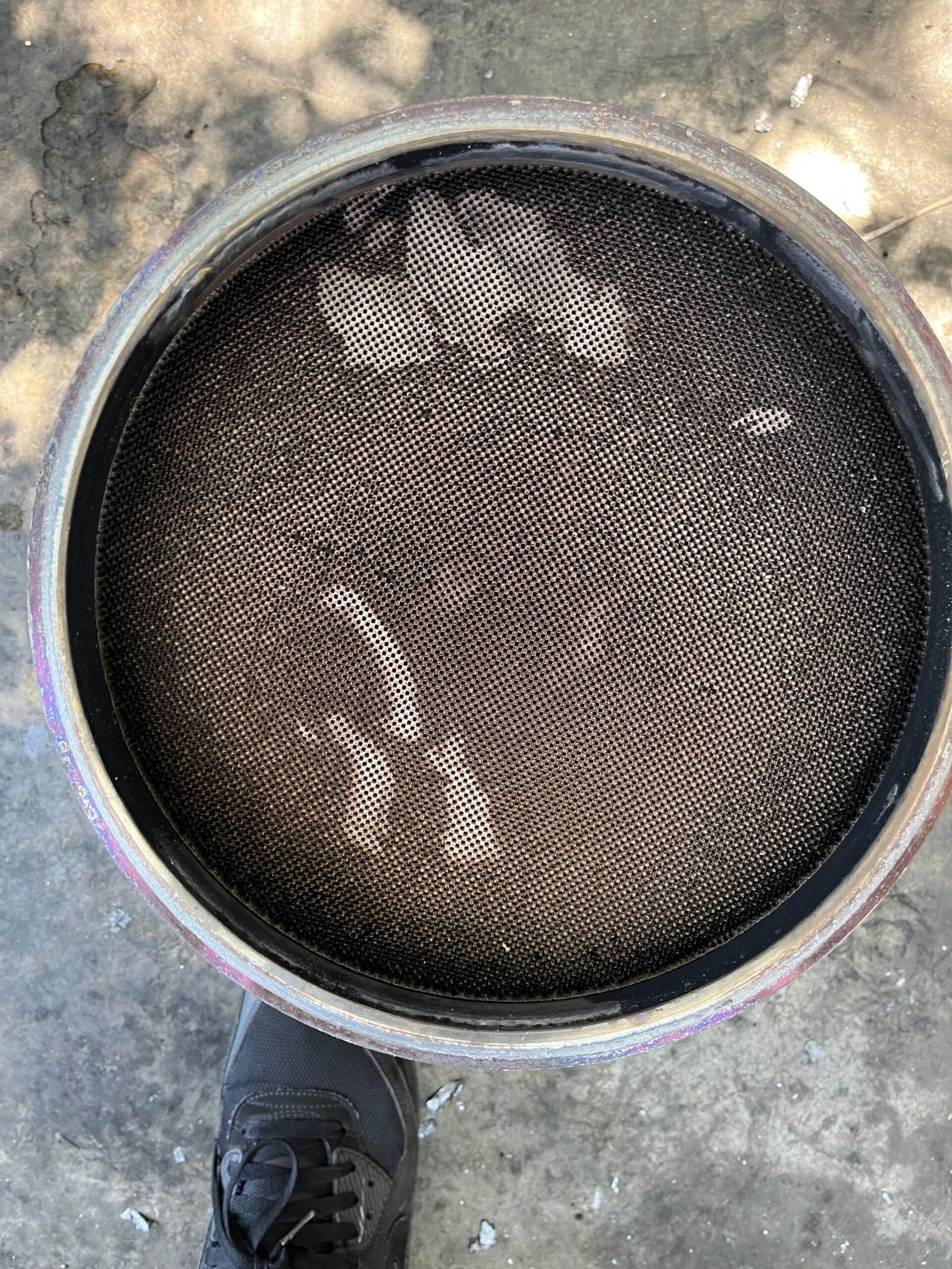 Serviceable commercial DPF filter component prior to hydrodynamic cleaning