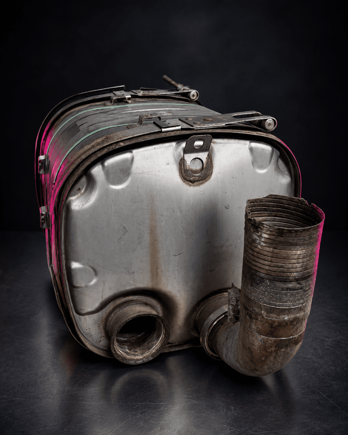 Commercial diesel aftertreatment catalyst housing